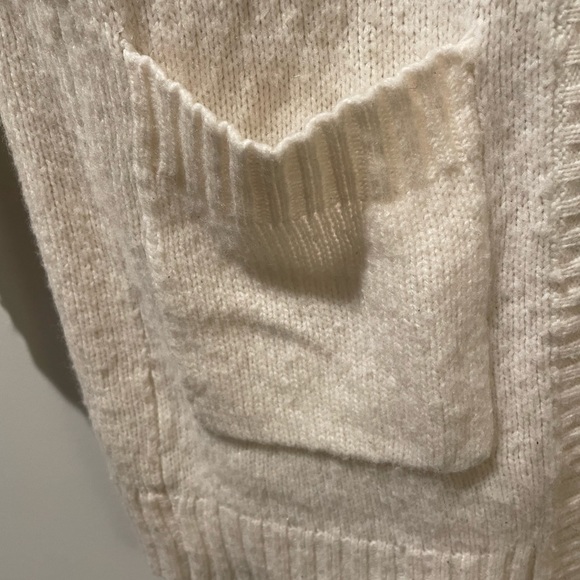 AMERICAN EAGLE | Cream Cardigan/Sweater with Pockets - Picture 5 of 6